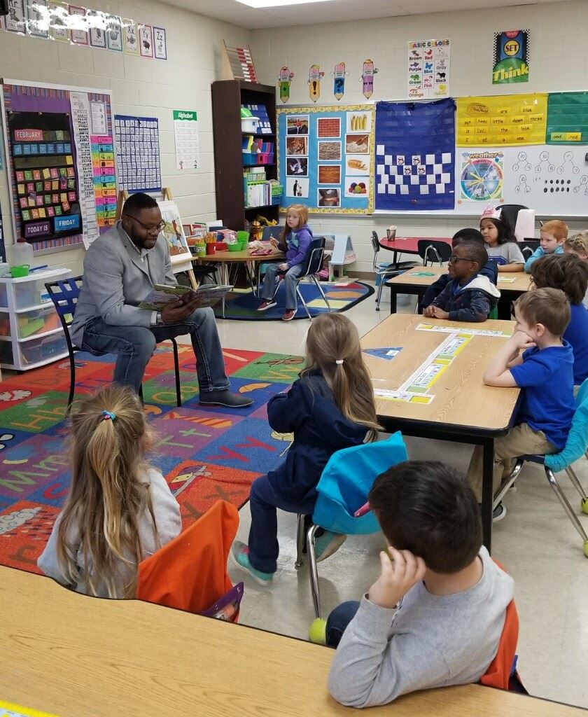  The 100 Black Men came to Denmark to read and share a book with students.